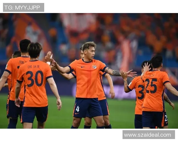 与哪位足球明星携手并肩共创辉煌球队传奇之旅